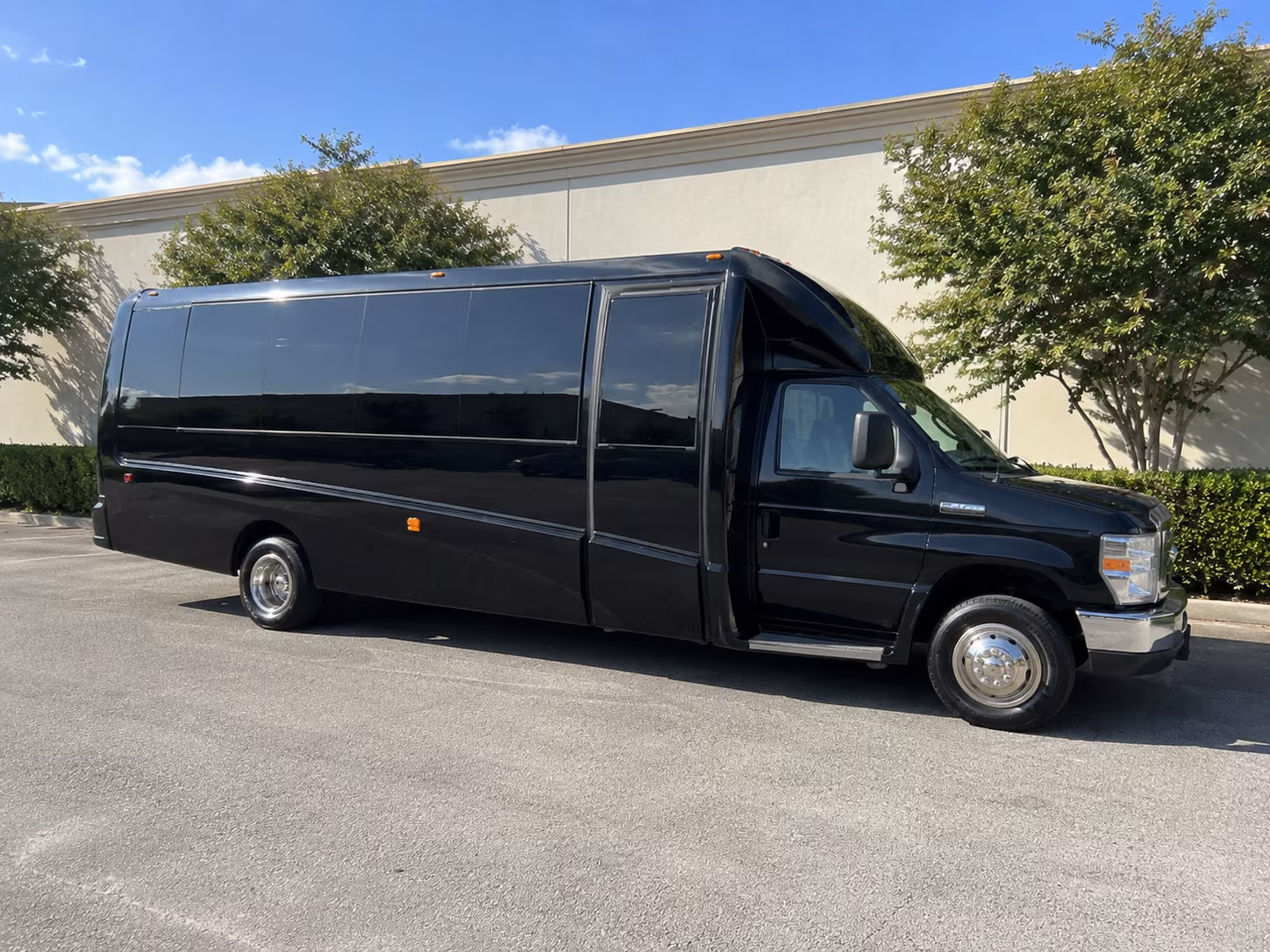party buses for bachelorette wine tours through the south plains ava